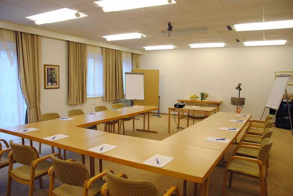 Hotel Dienstl Gut Launsdorf Экстерьер фото