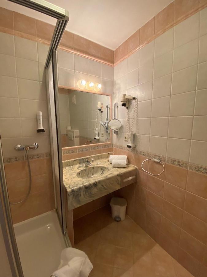 Hotel Dienstl Gut Launsdorf Экстерьер фото