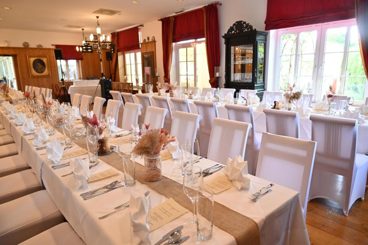 Hotel Dienstl Gut Launsdorf Экстерьер фото