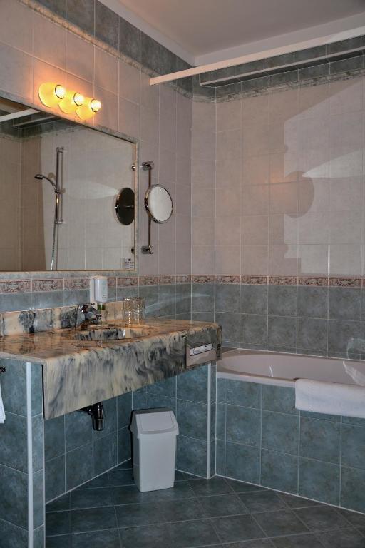 Hotel Dienstl Gut Launsdorf Номер фото