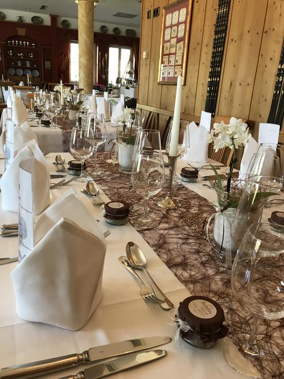 Hotel Dienstl Gut Launsdorf Экстерьер фото