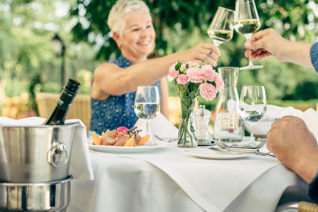 Hotel Dienstl Gut Launsdorf Экстерьер фото